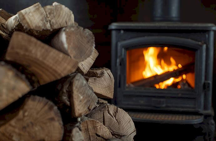 Le déroulement d'une installation de poêle à bois